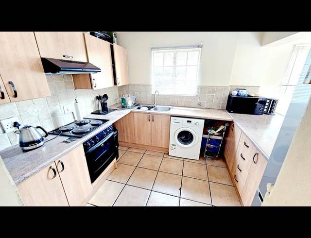 2 BEDROOM APARTMENT FOR SALE IN CASTLEVIEW